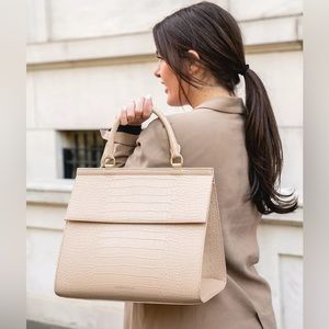 NWOT Modern Picnic Large Luncher - cream croc